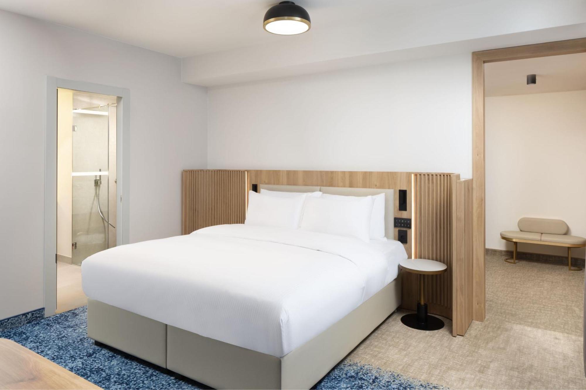 Courtyard By Marriott Cluj - Napoca Downtown Hotel ภายนอก รูปภาพ
